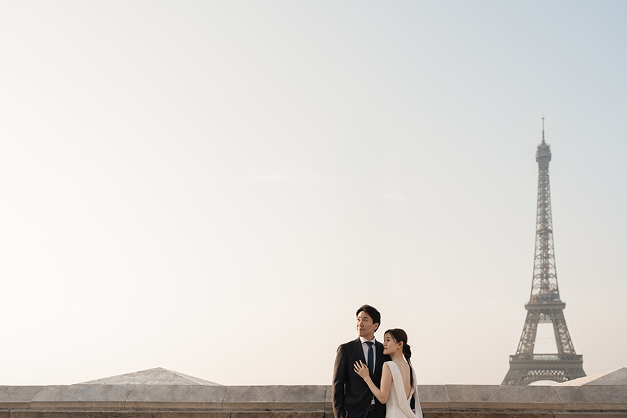 japanese pre wedding photoshoot at eiffel tower paris