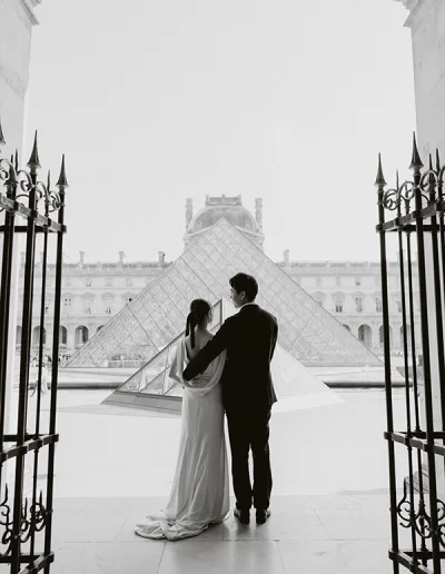 japanese pre wedding photoshoot at musée du louvre paris