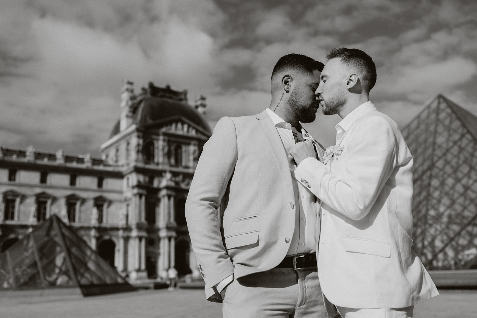 gay wedding paris le louvre